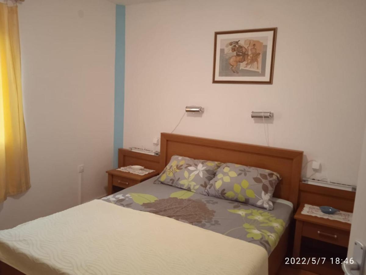 Apartment Ana สโตมอร์สกา ภายนอก รูปภาพ